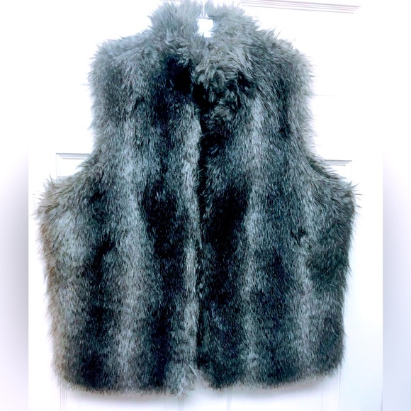 Parkhurst Jackets & Blazers - Outdoors Edition by Parkhurst Women’s Faux Fur Vest Size XL/TG
